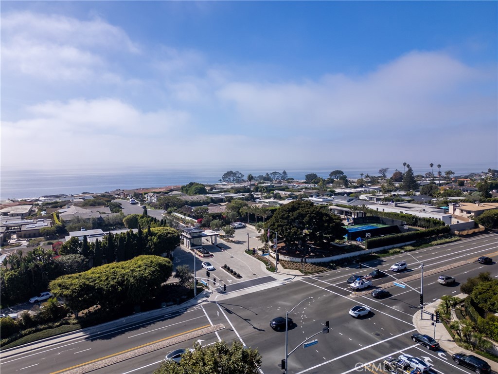 https://media.crmls.org/medias/51a7da68-8a43-4c2b-aab1-67b949549c8a.jpg?preset=X-Large
