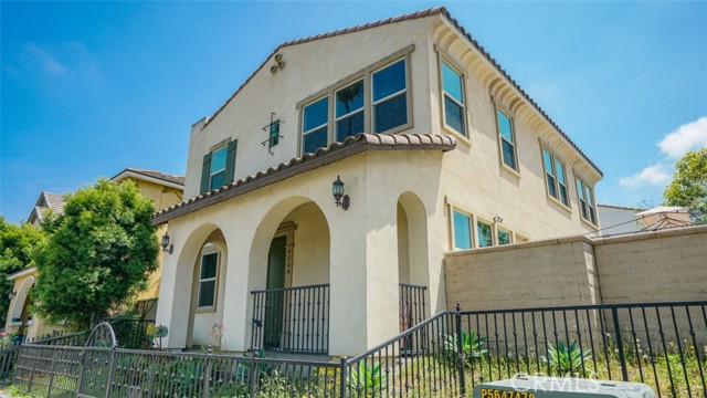 4248 W 5th Street, Santa Ana CA: https://media.crmls.org/medias/51a82913-e1fa-4f49-8ddf-b0bfec317992.jpg