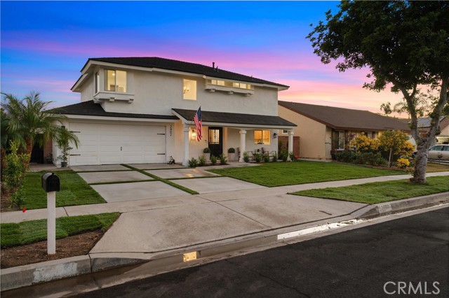 Detail Gallery Image 2 of 33 For 2402 W Flora St, Santa Ana,  CA 92704 - 4 Beds | 2/1 Baths