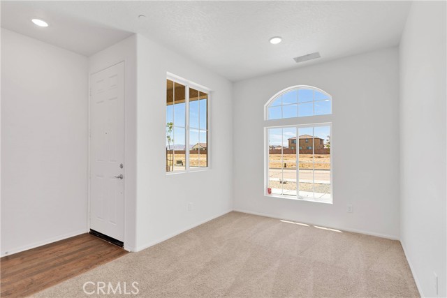 16148 Pablo Court, Victorville CA: https://media.crmls.org/medias/51a89e07-08dd-420f-a3bf-13a11c52cee3.jpg