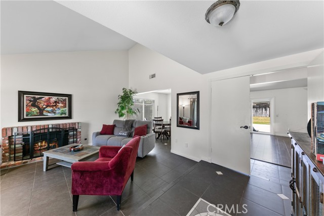 Detail Gallery Image 9 of 37 For 30334 Mira Loma Dr, Temecula,  CA 92592 - 4 Beds | 2 Baths