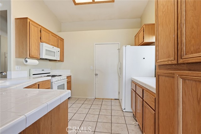 Detail Gallery Image 9 of 30 For 13668 Glenmere, Victorville,  CA 92392 - 3 Beds | 2 Baths