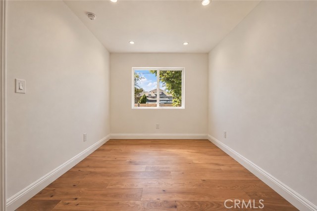 21001 Gault Street photo 12