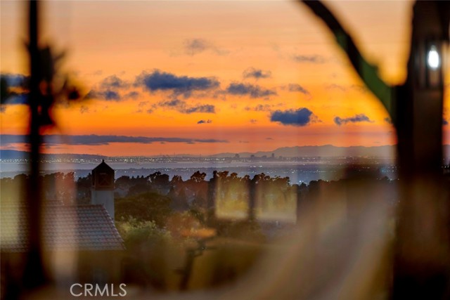 2 Agostino, Newport Coast CA: https://media.crmls.org/medias/51aa06d9-448c-42f1-a83a-f40ec77c5620.jpg