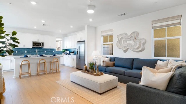Detail Gallery Image 5 of 23 For 1702 Eagle Rd, Rialto,  CA 92376 - 3 Beds | 2/1 Baths