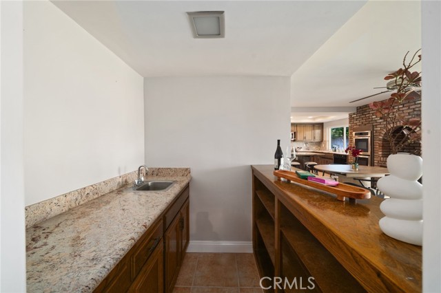 23761 Singapore Street, Mission Viejo CA: https://media.crmls.org/medias/51ab7995-1a72-4fec-b9c4-02e8e7cc7d22.jpg