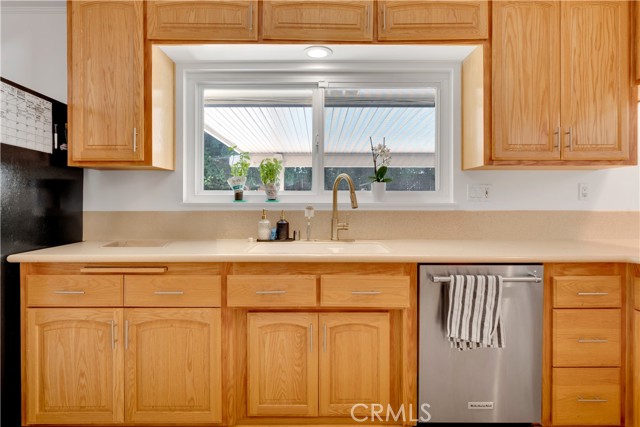 Detail Gallery Image 12 of 49 For 406 Eucalyptus Dr, Redlands,  CA 92373 - 3 Beds | 2 Baths