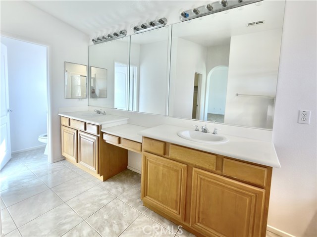 Detail Gallery Image 21 of 27 For 34619 Chinaberry, Winchester,  CA 92596 - 5 Beds | 3 Baths