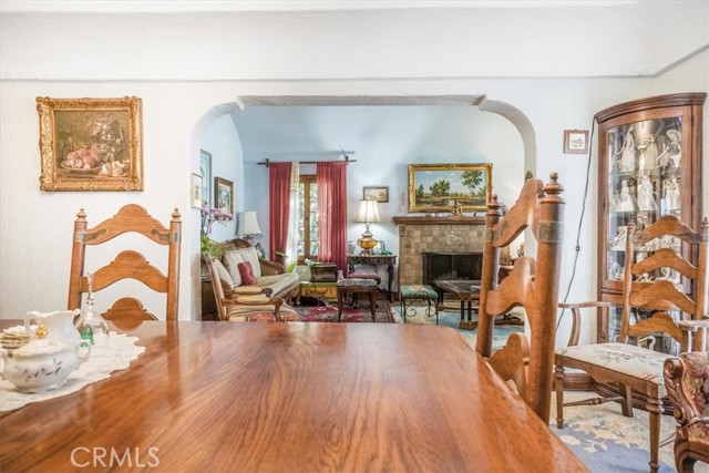 2270 E Orange Grove Boulevard, Pasadena CA: https://media.crmls.org/medias/51ace03d-f842-413a-9709-368d3540cb47.jpg