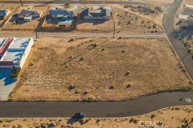 706 Outer Hwy 18 S, Apple Valley CA: https://media.crmls.org/medias/51acf25d-e342-41d4-93dd-1b387065ef43.jpg