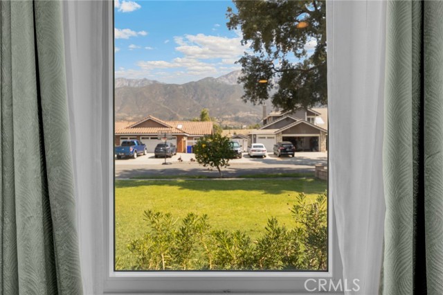 Detail Gallery Image 5 of 31 For 9855 Banyan St, Rancho Cucamonga,  CA 91737 - 4 Beds | 2/1 Baths