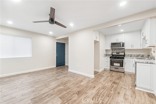 423 Joliet Avenue, Huntington Beach CA: https://media.crmls.org/medias/51ad0fa9-8bc9-4dd7-90a3-49e80746f5c6.jpg