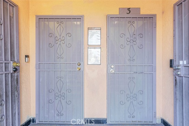 Detail Gallery Image 5 of 41 For 2446 Cincinnati St, Los Angeles,  CA 90033 - 6 Beds | 2 Baths