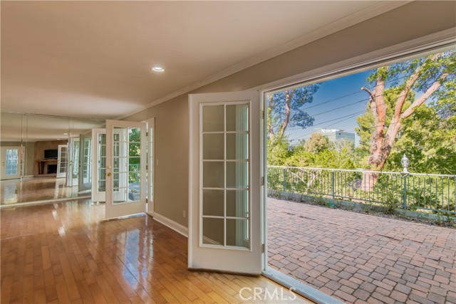 4602 Hurford Terrace, Encino CA: https://media.crmls.org/medias/51ad2297-6ae4-45e1-b240-7a8573691f69.jpg