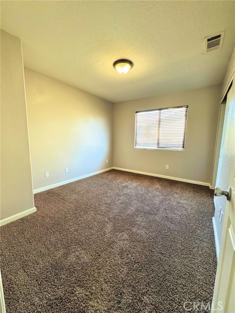 Detail Gallery Image 9 of 14 For 13041 Billings Ct, Victorville,  CA 92395 - 3 Beds | 2 Baths