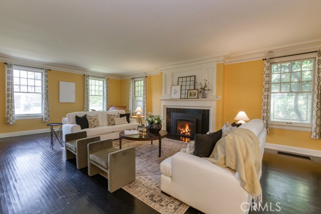 Detail Gallery Image 7 of 66 For 605 E Home Ave, Fresno,  CA 93728 - 5 Beds | 4/1 Baths