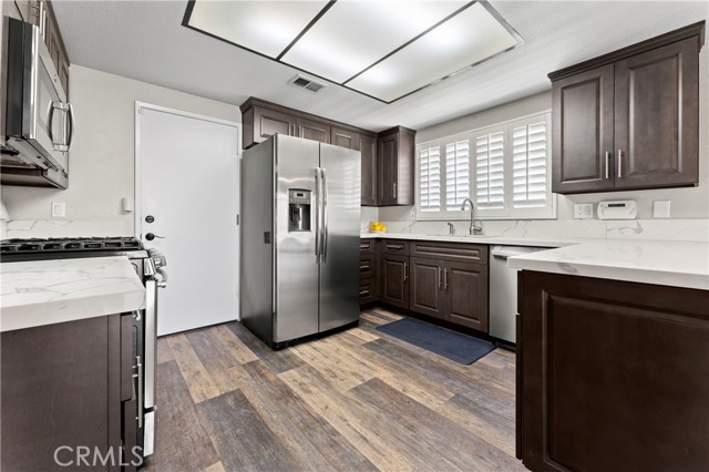 Image 15 of 37 For 39781 Pin Oak Court