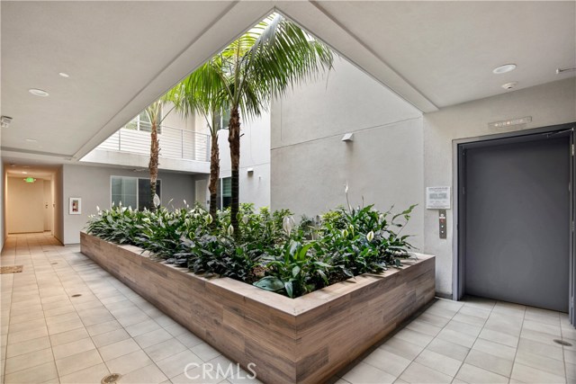 Detail Gallery Image 33 of 42 For 4240 Laurel Canyon Bld #208,  Studio City,  CA 91604 - 3 Beds | 3/1 Baths