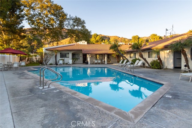 Detail Gallery Image 28 of 30 For 9551 via Ricardo, Burbank,  CA 91504 - 3 Beds | 2/1 Baths