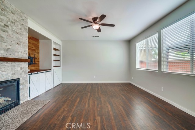 Detail Gallery Image 6 of 54 For 29132 Springshores Dr, Menifee,  CA 92585 - 4 Beds | 2/1 Baths