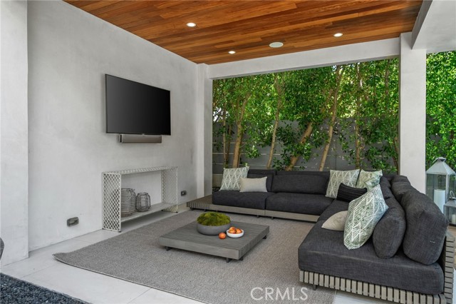 Detail Gallery Image 51 of 59 For 15231 Greenleaf St, Sherman Oaks,  CA 91403 - 6 Beds | 7/1 Baths