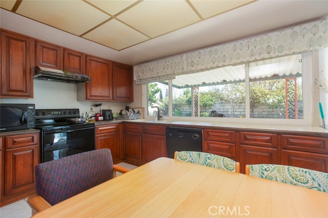 Detail Gallery Image 11 of 22 For 1316 Holly Leaf Way, Diamond Bar,  CA 91765 - 4 Beds | 2 Baths