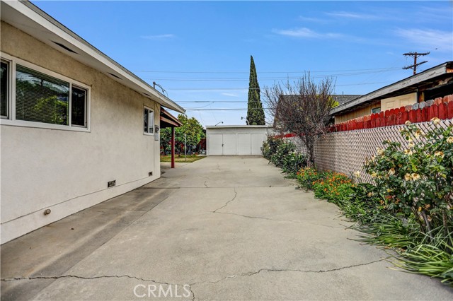 2857 W Avenue 33, Los Angeles CA: https://media.crmls.org/medias/51b1bd71-e03f-4423-9f21-40f11c71827e.jpg