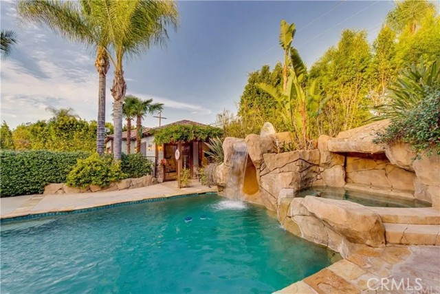 Detail Gallery Image 63 of 67 For 5230 Quakertown Ave, Woodland Hills,  CA 91364 - 5 Beds | 5 Baths