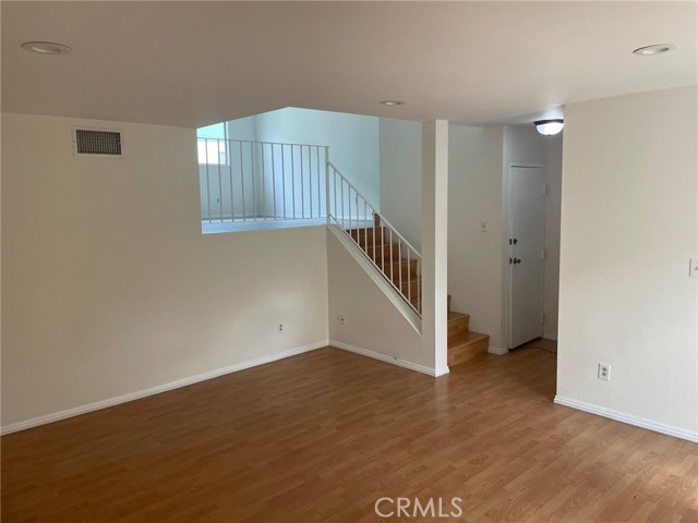 Detail Gallery Image 9 of 18 For 9740 Sepulveda Bld #18,  North Hills,  CA 91343 - 3 Beds | 3 Baths