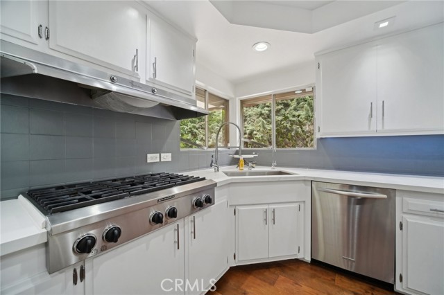 Detail Gallery Image 18 of 75 For 12218 Sarazen Pl, Granada Hills,  CA 91344 - 6 Beds | 5/2 Baths