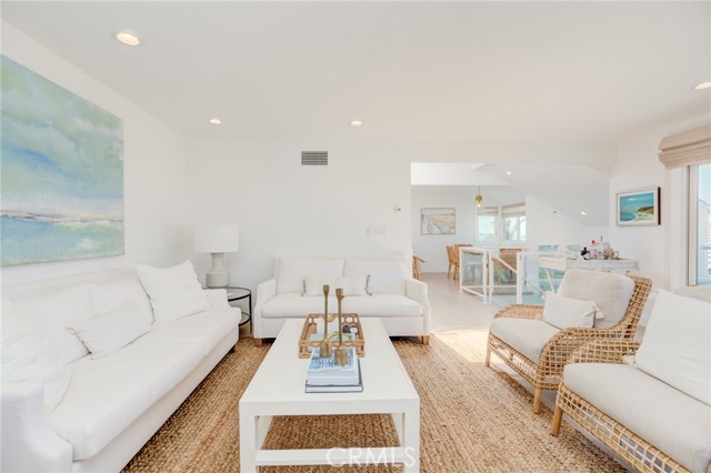 320 23rd Street, Manhattan Beach, California 90266, 3 Bedrooms Bedrooms, ,Residential,Sold,23rd,SB21207459