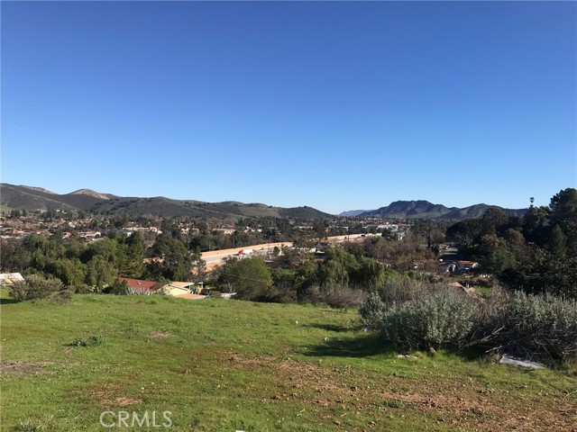 1 Skyline Drive, Thousand Oaks CA: https://media.crmls.org/medias/51b45116-3010-4991-9dee-cb3b26b3dad1.jpg
