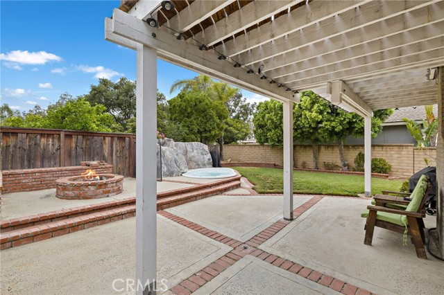 21111 Briarwood Lane, Rancho Santa Margarita CA: https://media.crmls.org/medias/51b509c4-4c43-4a58-ba43-e1feb972454f.jpg