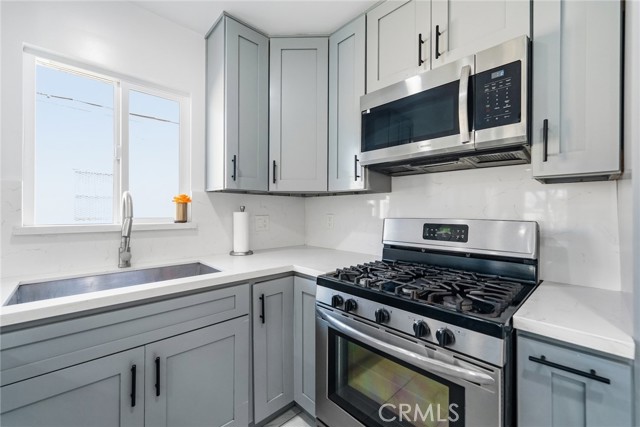 Detail Gallery Image 14 of 33 For 1118 E 77th, Los Angeles,  CA 90001 - 2 Beds | 1 Baths