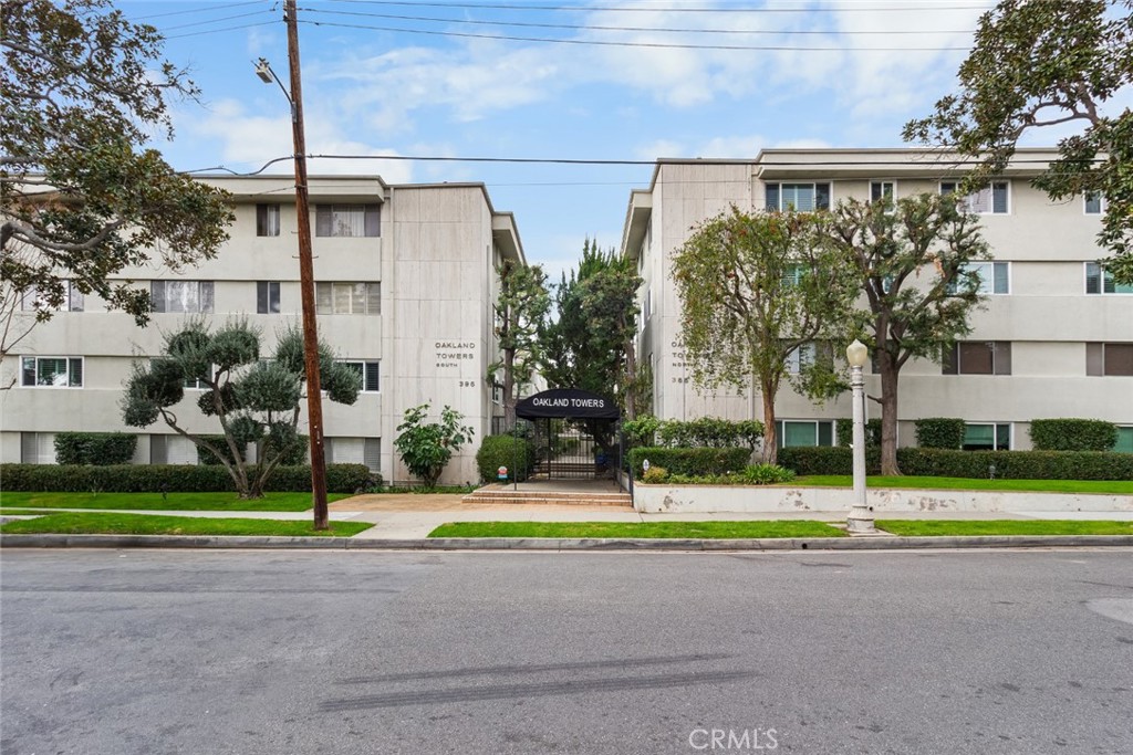 395 S Oakland Avenue #101