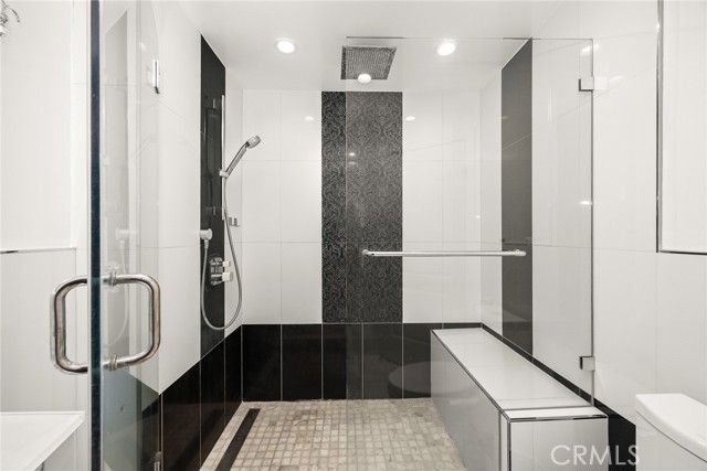 2745 Montrose Avenue, Montrose CA: https://media.crmls.org/medias/51b6ae04-3d27-4c60-8cbd-38590bc33793.jpg