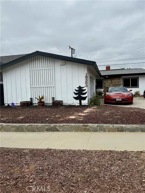 Detail Gallery Image 2 of 13 For 19303 Kemp Ave, Carson,  CA 90746 - 4 Beds | 2 Baths