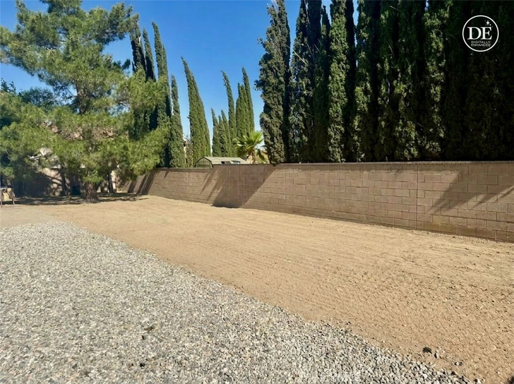 https://media.crmls.org/medias/51b6e91a-945c-4dc5-971c-e2ffd6e86dab.jpg?preset=X-Large