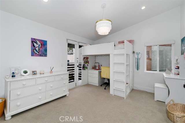 2111 Vista Entrada, Newport Beach CA: https://media.crmls.org/medias/51b90ea9-cc12-4389-a770-96143d7dc748.jpg