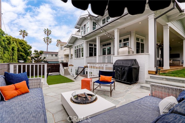 677 19th Street, Manhattan Beach, California 90266, 6 Bedrooms Bedrooms, ,7 BathroomsBathrooms,Residential,Sold,19th,SB23085980