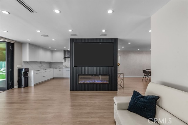 16810 Adlon Road, Encino CA: https://media.crmls.org/medias/51b9ed4d-35c0-46e0-ad89-482da9bc0b3e.jpg