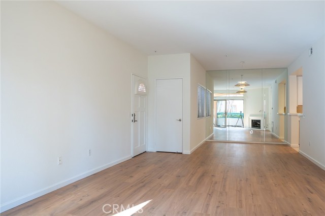 Detail Gallery Image 30 of 44 For 188 Villa Point Drive, Newport Beach,  CA 92660 - 1 Beds | 1 Baths