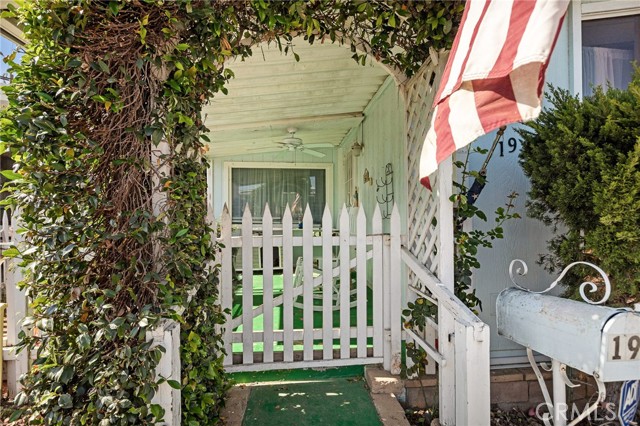 Detail Gallery Image 3 of 20 For 10320 Calimesa Bld #19,  Calimesa,  CA 92320 - 2 Beds | 2 Baths