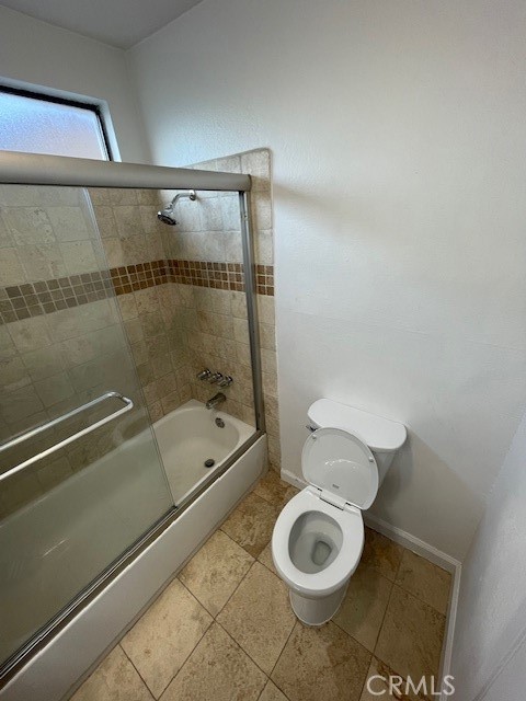 Detail Gallery Image 15 of 29 For 8359 Deering Ave, Canoga Park,  CA 91304 - 4 Beds | 3 Baths