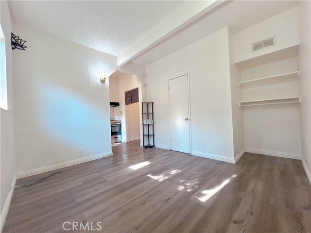 5381 W Maitland St, Ontario CA: https://media.crmls.org/medias/51ba85d2-7a32-4ca1-966d-3af07fb52d08.jpg