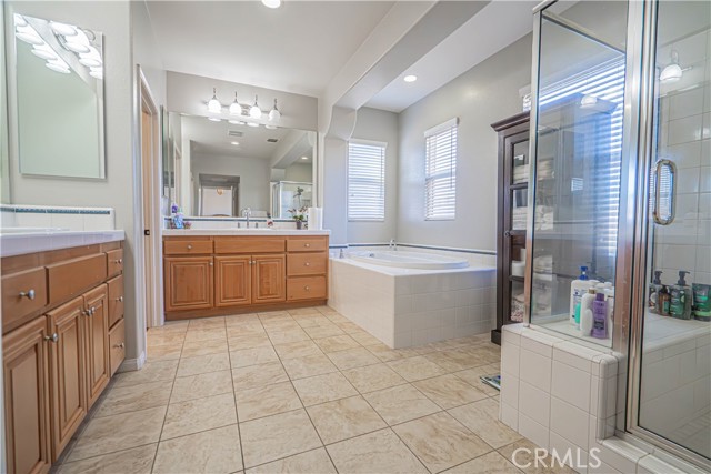 Detail Gallery Image 32 of 65 For 17023 Strawberry Pine Ct, Canyon Country,  CA 91387 - 4 Beds | 4 Baths