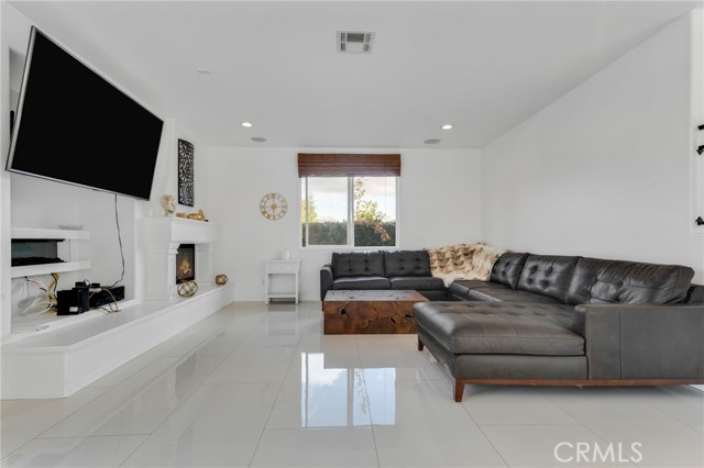 Detail Gallery Image 17 of 29 For 6997 Sale Ave, West Hills,  CA 91307 - 5 Beds | 3 Baths