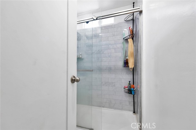 2621 Vineyard Avenue, Los Angeles CA: https://media.crmls.org/medias/51bc30eb-4922-4f39-aae5-c5152644a33c.jpg