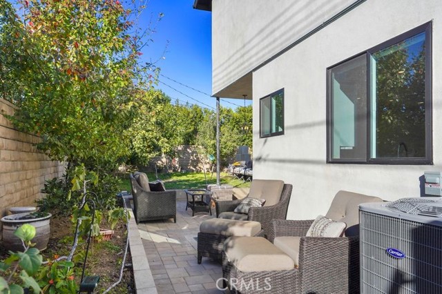 11647 N. Paso Robles Avenue, Granada Hills CA: https://media.crmls.org/medias/51bc9aed-a63d-4354-b911-96cf01ff021e.jpg