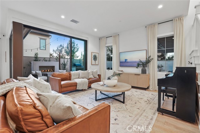 Detail Gallery Image 5 of 73 For 103 Vigna, Irvine,  CA 92602 - 5 Beds | 4/1 Baths